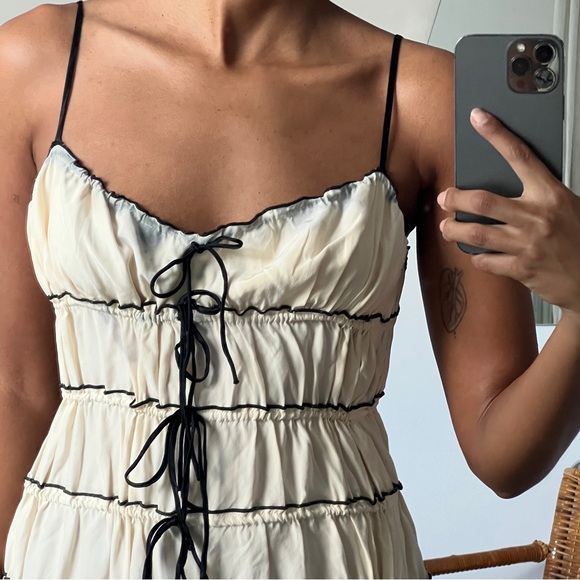 Mirror Palais ruffle tunnel mini dress - Picture 2 of 5